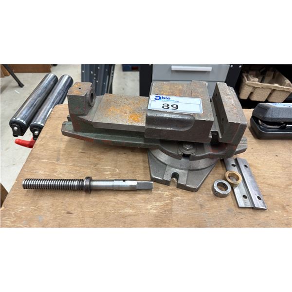 MILLING MACHINE VISE