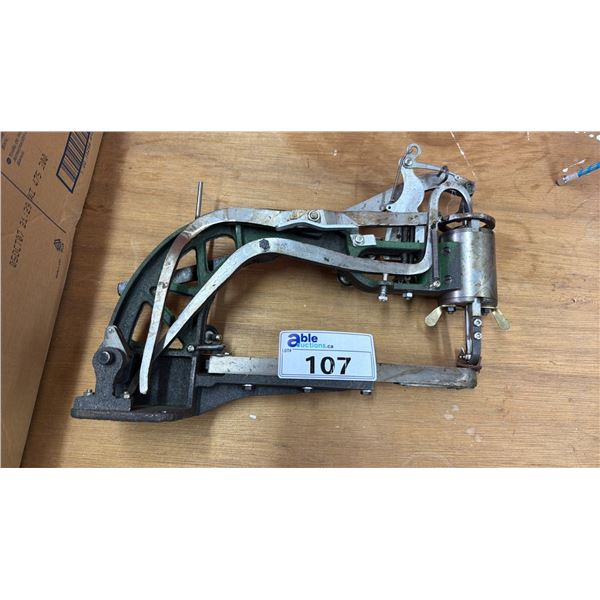 BENCH LEATHER SEWING MACHINE