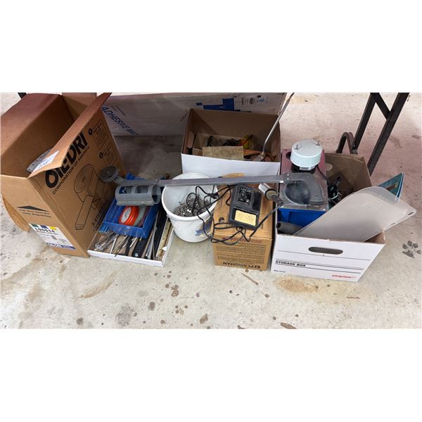 ASSORTED ITEMS INCLUDING; UNIVERSAL 3-STEP ROLL, LENLINE SOLDERING STATION, RUSTOLEUM LINE PAINTER &