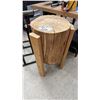 Image 1 : STUMP ON STAND