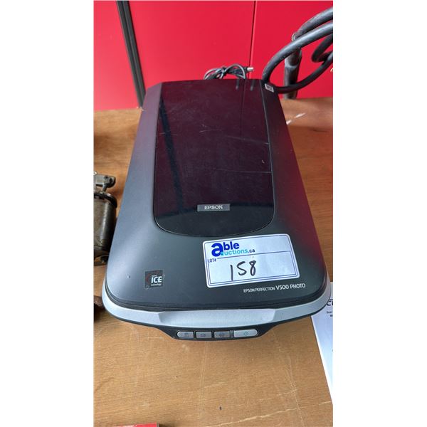 EPSON V 500 SCANNER