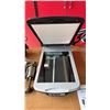 Image 2 : EPSON V 500 SCANNER