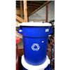 Image 2 : PAIR OF BRUTE H-5153 BLUE 55 GALLON RECYCLING CANS WITH LIDS