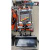 Image 5 : SDLOOL SL36C ORANGE 420CC GAS POWERED RUBBER TRACK STAND ON MINI SKID STEER LOADER WITH 42"W