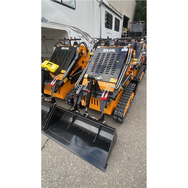 SDLOOL SL360T YELLOW 420CC GAS POWERED RUBBER TRACK STAND ON MINI SKID STEER LOADER WITH 42"W