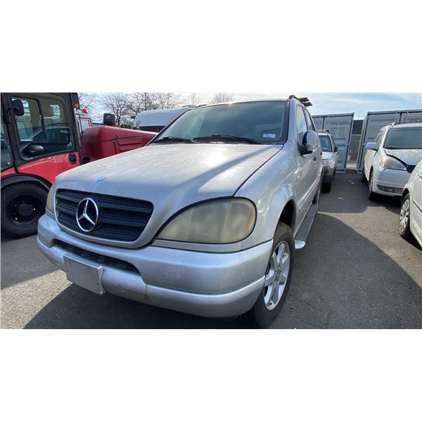 2001 MERCEDES ML430, 4DRSW, GREY, VIN 4JGAB72E11A246689,