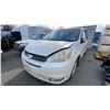 Image 1 : 2004 TOYOTA SIENNA LE, 4DR VAN, WHITE, VIN 5TDZA23C74S008668,