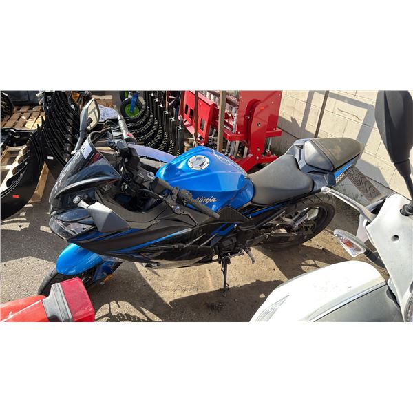 2015 KAWASAKI NINJA SE OPEN MOTORCYCLE, BLUE, VIN JKAEX8B10FDA19961,