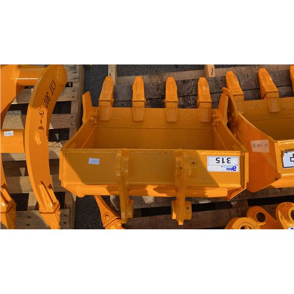 303 YELLOW 24" DIGGING BUCKET EXCAVATOR ATTACHMENT