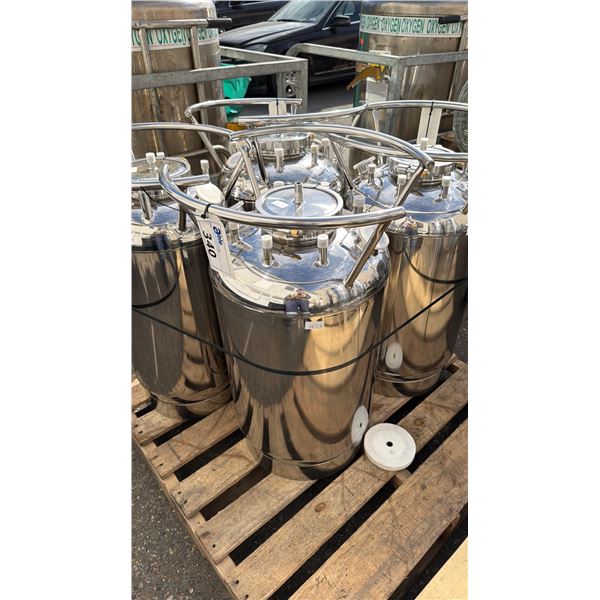 STAINLESS STEEL LABORATORY STORAGE TANK