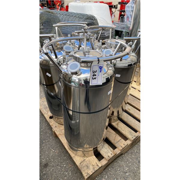 STAINLESS STEEL LABORATORY STORAGE TANK