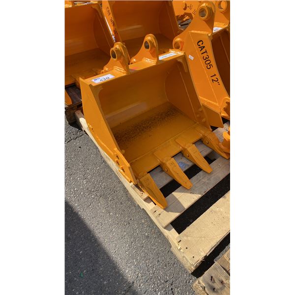 303 YELLOW 24" DIGGING BUCKET EXCAVATOR ATTACHMENT