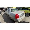 Image 2 : 2004 LINCOLN TOWNCAR ULTIMATE, 4DRSD, GREY, VIN 1LNHM83W34Y678654,
