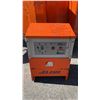 Image 11 : RAYMOND 31-R4OTT ORANGE 36V ELECTRIC STAND ON REACH TRUCK WITH CHARGER