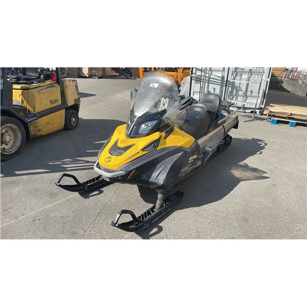 2013 SKI-DOO SKANDIC ROTAX 600 ACE, SNOWMOBILE, YELLOW, VIN YH2SFHDB2DR000874,