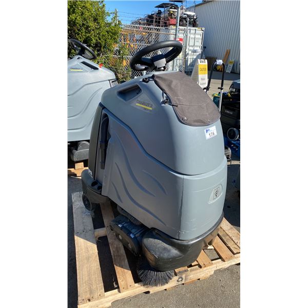 K'A'RCHER CHARIOT 2 IVAC 24 ATV COMMERCIAL ELECTRIC STANDING RIDE FLOOR CLEANING SYSTEM *NO KEYS*