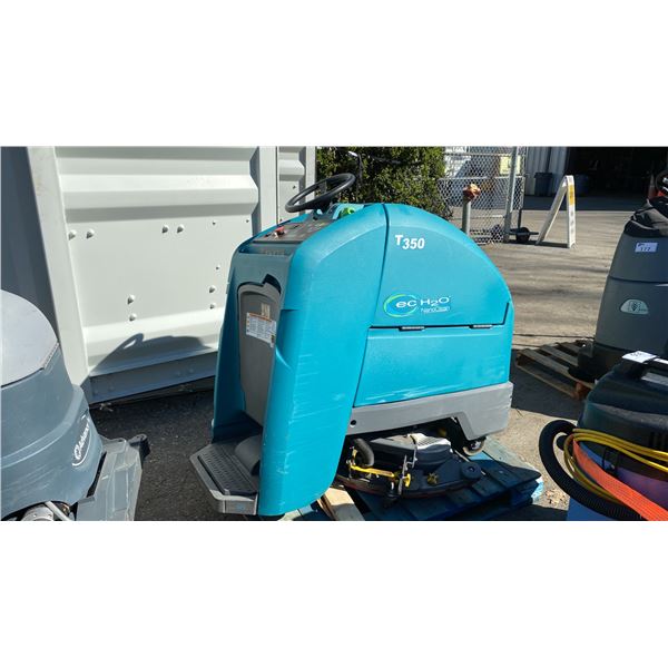 TENNANT T350 COMMERCIAL ELECTRIC STANDING RIDE FLOOR CLEANING SYSTEM *NO KEYS*