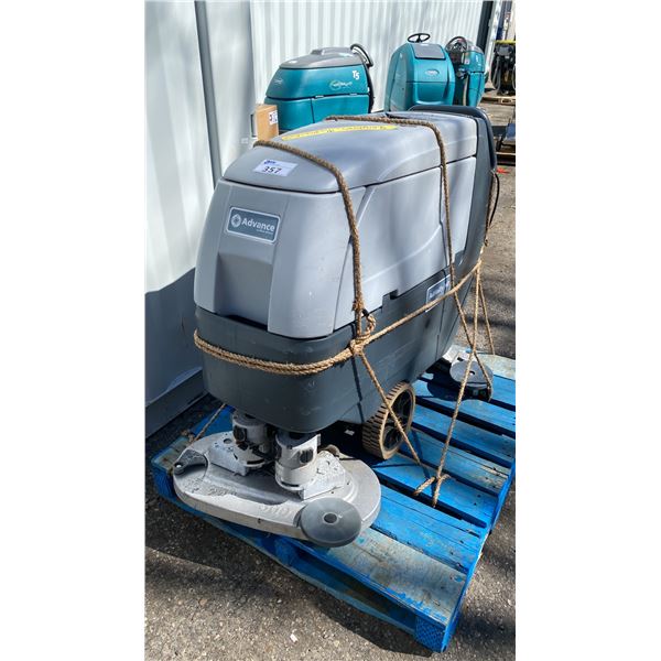 ADVANCE ADFINITY 24D COMMERCIAL ELECTRIC WALK BEHIND FLOOR CLEANING SYSTEM WITH KEY *PARTS ONLY*
