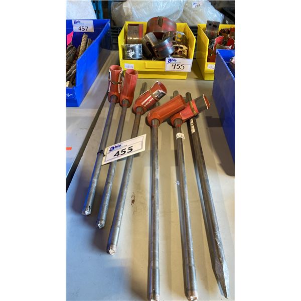 5 HILTI TE-YD HOLLOW DRILL BITS, POINTED CHISEL ATTACHMENT & YELLOW PARTS BIN OF ASSORTED HOLE SAWS