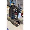 Image 2 : BLACK BENCHTOP MANUAL ARBOR PRESS