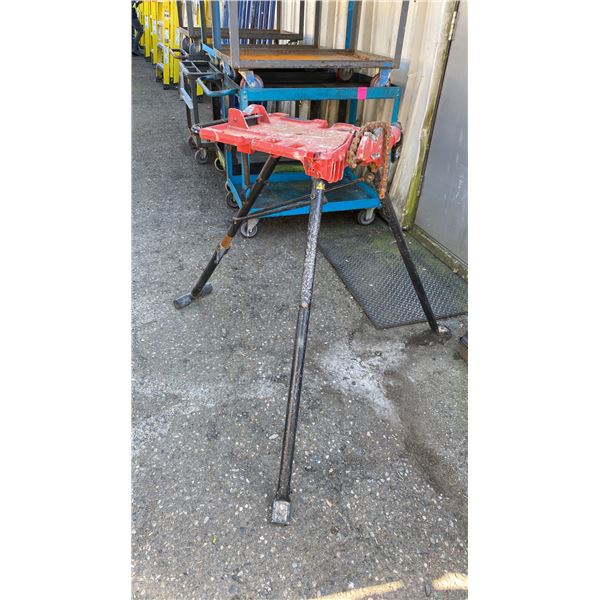 PAIR OF MILWAUKEE INDUSTRIAL FOLDING PIPE TRIPODS