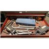 Image 6 : 7 DRAWER SMALL MOBILE TOOL CHEST WITH ASSORTED TOOL CONTENTS, RED METAL TOOLBOX WITH ASSORTED
