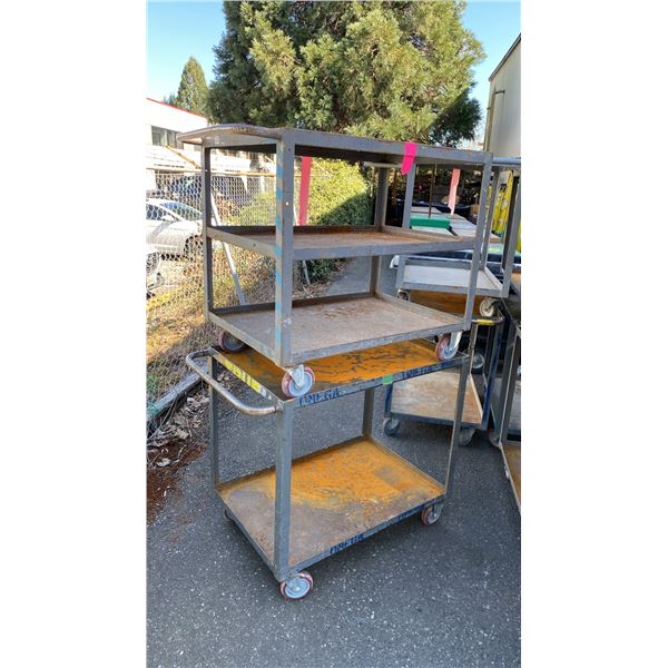 2 GREY METAL 2 TIER UTILITY CARTS WITH 1 BENCH CHAIN VICE