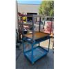 Image 4 : 2 METAL 2 TIER UTILITY CARTS WITH 1 BENCH CHAIN VICE