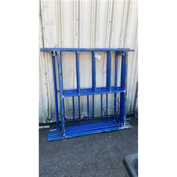 6 BLUE INDUSTRIAL PLATFORM SCAFFOLDING SIDE RAILS
