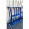 Image 2 : 6 BLUE INDUSTRIAL PLATFORM SCAFFOLDING SIDE RAILS