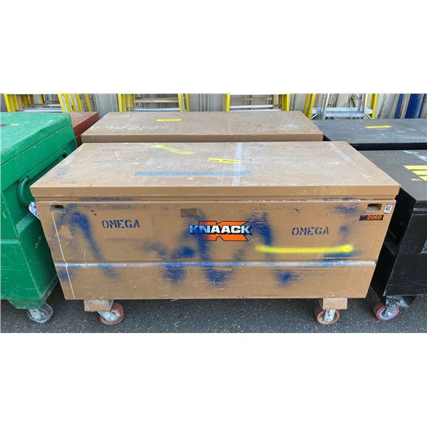 KNAACK BROWN METAL MOBILE JOB BOX APPROX 60"L X 24"D X 35"H