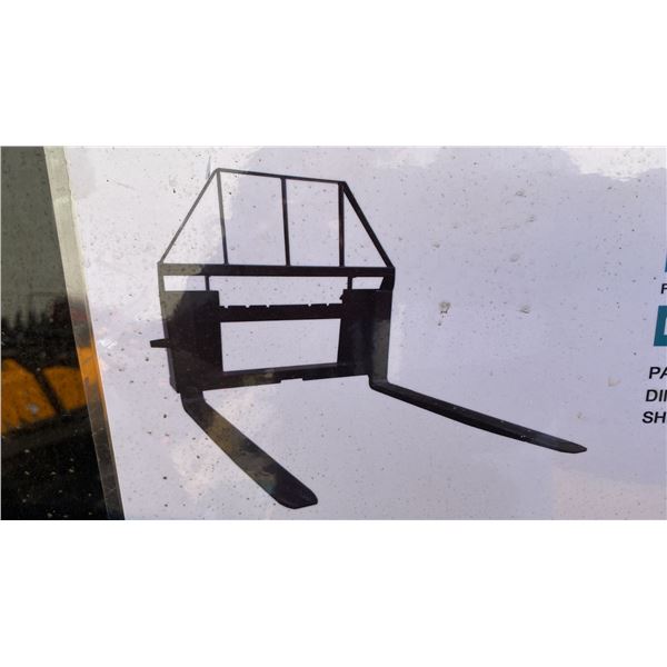 AGT INDUSTRIAL SAII100 SKID STEER PALLET FORK ATTACHMENT WITH 48" FORKS