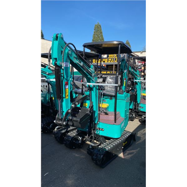 AGT INDUSTRIAL H16R TEAL GAS POWERED 13.5HP RUBBER TRACK MINI EXCAVATOR WITH ATTACHED DIGGING