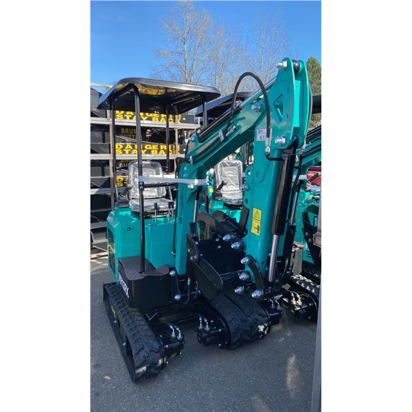 AGT INDUSTRIAL MH13RX TEAL GAS POWERED 13.5HP RUBBER TRACK MINI EXCAVATOR WITH ATTACHED DIGGING