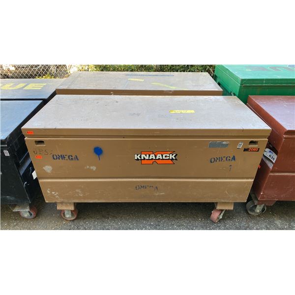 KNAACK BROWN METAL MOBILE JOB BOX APPROX 60"L X 24"D X 35"H