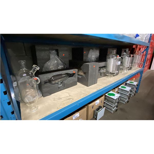 SHELF OF ASSORTED LABORATORY GLASS CONDENSERS, FLASKS & LAB GLASSWARE
