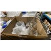 Image 3 : 2 BOXES OF ASSORTED LABORATORY GRADE GLASS BEAKERS