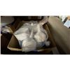 Image 3 : 2 BOXES OF WHITE PORCELAIN LABORATORY STRAINER FUNNELS