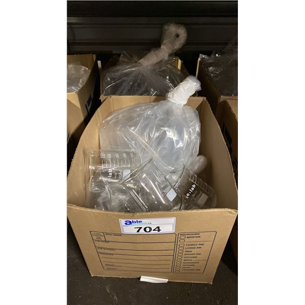2 BOXES OF LABORATORY GLASS BEAKERS