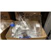 Image 2 : 2 BOXES OF ASSORTED LABORATORY GLASSWARE