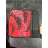 Image 5 : Salmon Oven Mitt And Potholder Set With Heat Protection