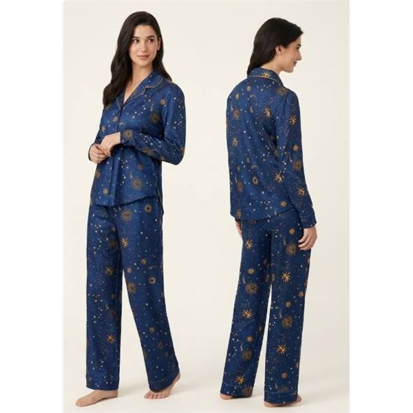 Women’s Medium Two-Piece Pajama Set With Star Pattern