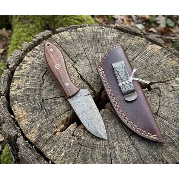 Handcrafted Fixed-Blade Knife With Leather Sheath