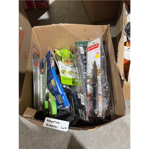 Lot of Assorted Kitchen Tools and Accessories