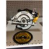 Image 2 : DEWALT 20V MAX* Circular Saw, 6-1/2-Inch, Cordless with blade