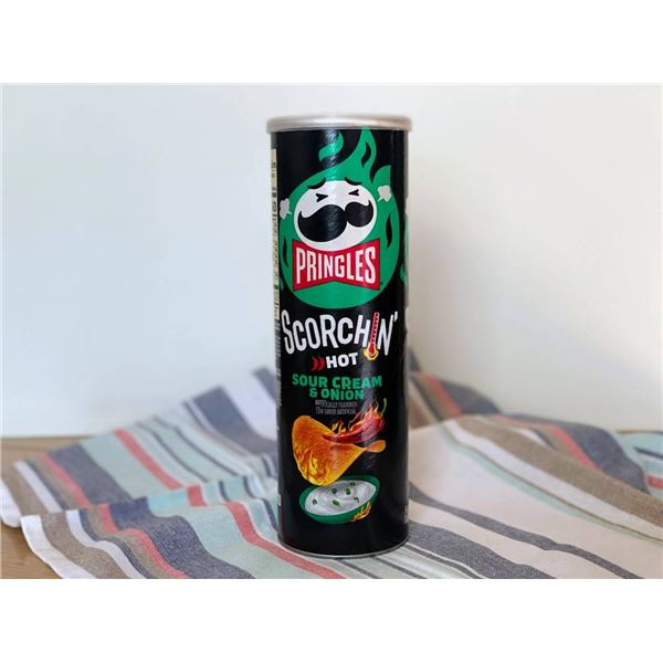 Pringles Scorchin’ Sour Cream and Onion Hot Chips, 14 Cans (150g Each)