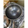 Image 3 : 6 Piece HexClad Stainless Steel Cookware Set with Lids