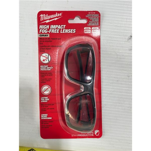 MILWAUKEE FOG-FREE SAFETY GLASES 48-73-2125