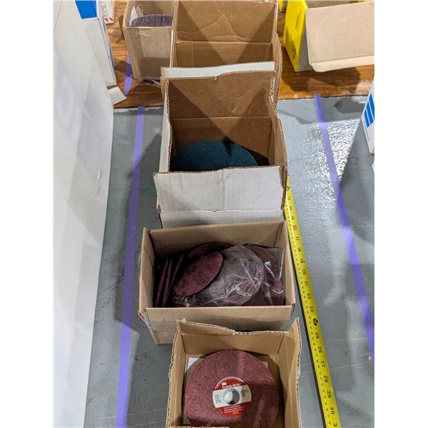 LOT: ASSORTED POLISHING WHEELS / PADS