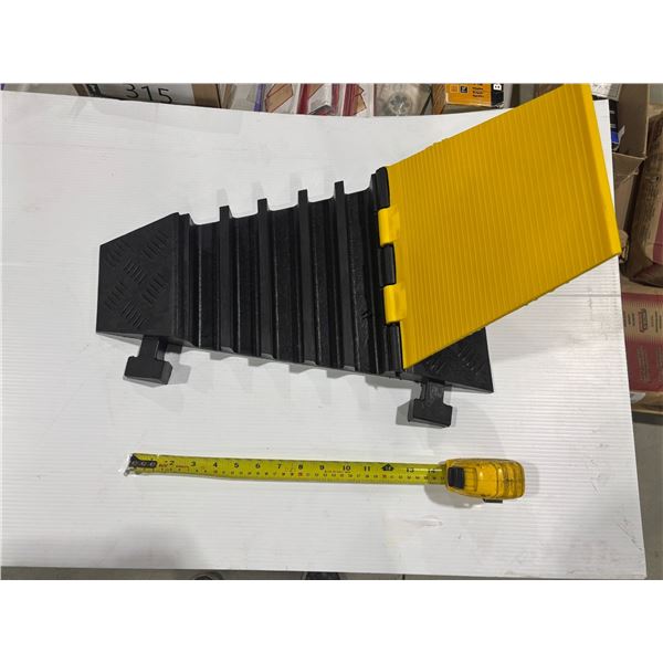 POWERHOUSE CABLE PROTECTOR 6x1.5" CHANNEL 19"X22" 90deg CORNER